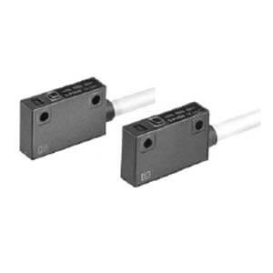 P5DW, Strong Magnetic Field Resistant 2 Colours lndication Style Solid State Switch, Rail Mounting, Grommet