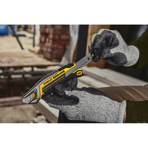 CUTTER 18MM CON SISTEMA SPEZZALAMA INTEGRATO - CON CURSORE FMHT10594-0