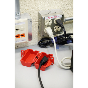 PACK 1 LOCKOUT DEVICES FOR PLUG CONNECTIONS - SMALL 065674-PLUG LOCKOUT 110 VOLT W/ DANGER LABELS
