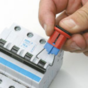 PACK 1 MINIATURE CIRCUIT BREAKER LOCKOUTS - PIN-IN STANDARD 090847-ELEC. CIRCUIT BREAKER L/O EURO PIS EA