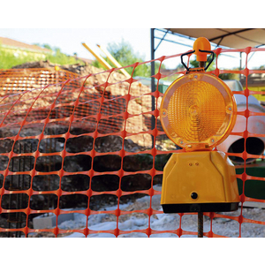 WORK-SITE LAMP WITH BATTERY